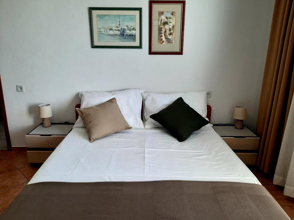 Apartments Summer Bloom Крк Екстер'єр фото
