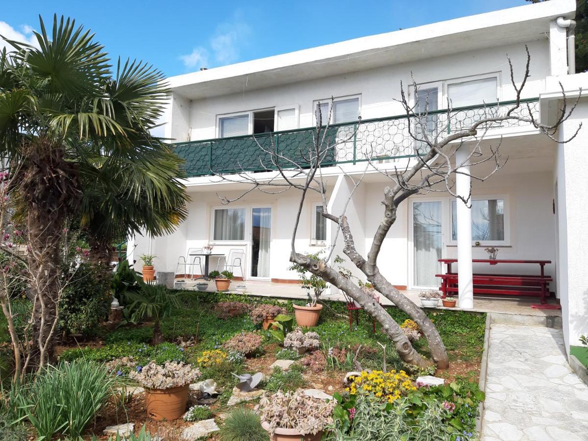 Apartments Summer Bloom Крк Екстер'єр фото